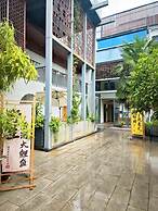 Once Artistic Inn