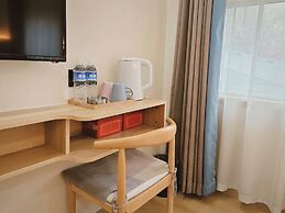Once Artistic Inn