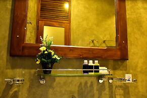 Hotel Athgira