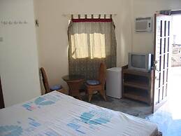 Dolphinbay Beachfront & Dive Resort