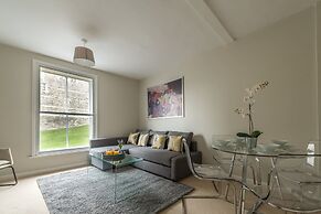 Central Apartment Facing Windsor Castle