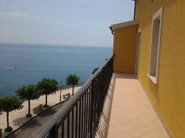 Un Oblò sul Mare