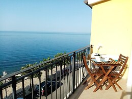 Un Oblò sul Mare