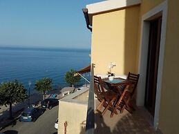 Un Oblò sul Mare