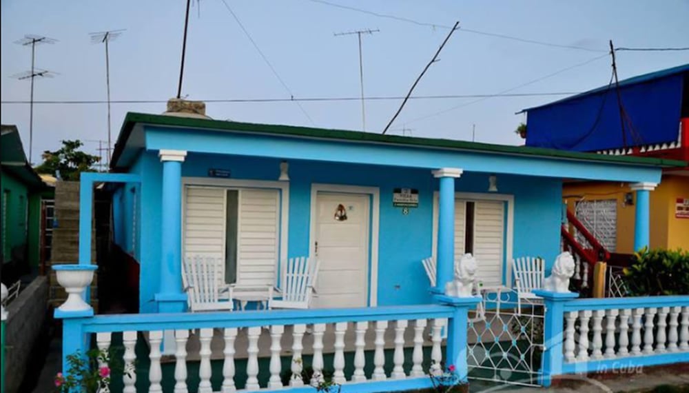 Villa Familia Fela