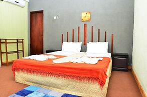 Deer Point Hotel Kandy