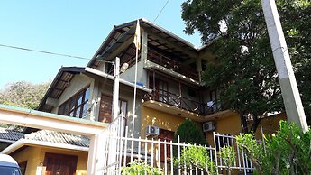 Deer Point Hotel Kandy