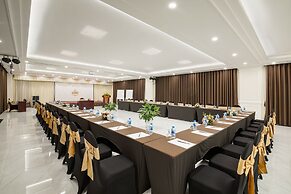 Adonis Hotel