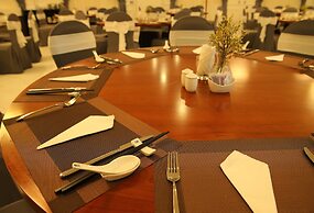 Adonis Hotel