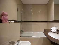 Monot Suites