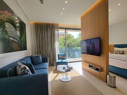 Monot Suites