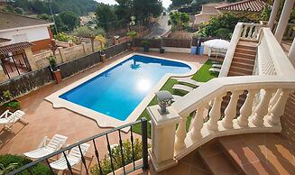 Rubi House