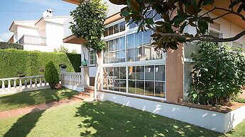 Tania House