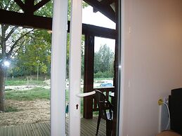 Camping Les Lacs de Courtes - Gîtes