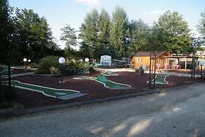 Camping Les Lacs de Courtes - Gîtes