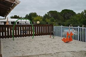 Camping Les Lacs de Courtes - Gîtes