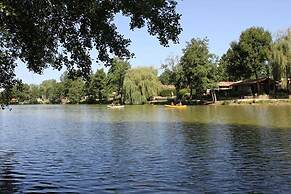Camping Les Lacs de Courtes - Gîtes