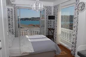Dzg House