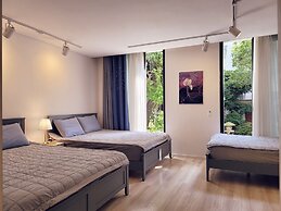 Gallery Family Hotel