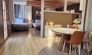 Gallery Family Hotel