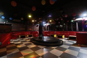 RedDoorz Plus near DC Mall Batam