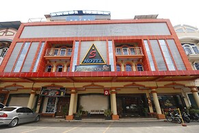 RedDoorz Plus near DC Mall Batam