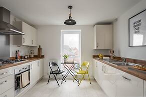 Canalside Scandinavian - Parking & Netflix