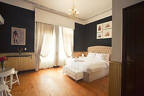 Tahrir Plaza Suites