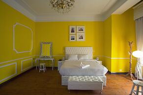 Tahrir Plaza Suites