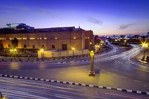 Tahrir Plaza Suites
