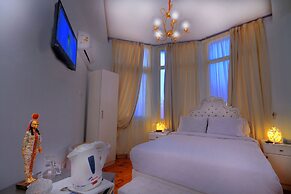 Tahrir Plaza Suites