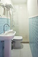Tahrir Plaza Suites