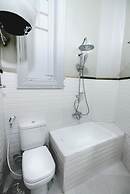 Tahrir Plaza Suites