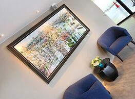 Amp Am House Hotel