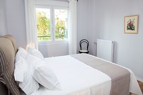 Fully Renovated Modern Beauty in Athens
