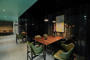 Avior Hotel