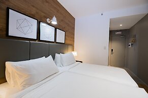 Avior Hotel