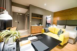 Avior Hotel