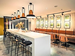 Avior Hotel