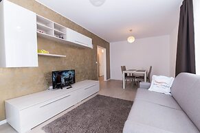 Thomas Apartments