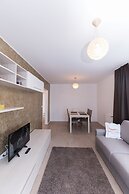 Thomas Apartments