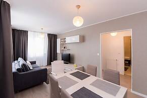 Thomas Apartments