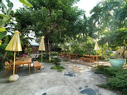 DeeProm Pattaya Hotel
