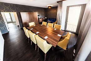 Best Western Plus Royal Suites