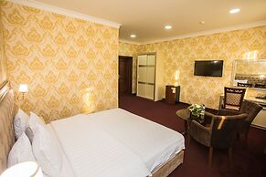 Grand Capital Hotel
