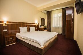 Grand Capital Hotel