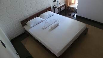 Hotel Elaine