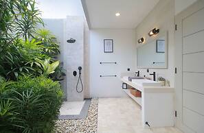 Echo Beach Villa & Apartment