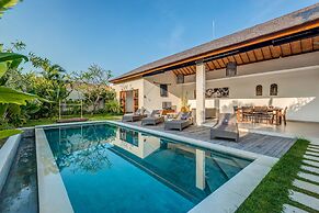 Echo Beach Villa & Apartment