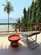 Baan Jai Dee Beach Front Hotel